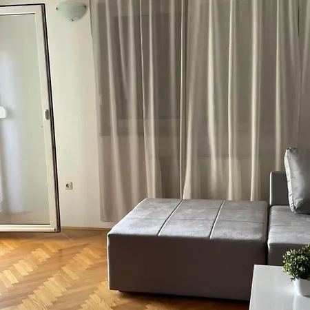 Kinderfreundliches Mit Garten By Interhome Apartamento