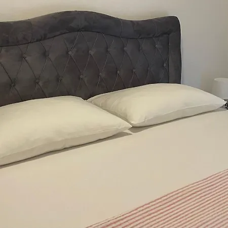 Kinderfreundliches Mit Garten By Interhome Apartamento Split