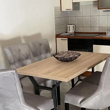 Kinderfreundliches Mit Garten By Interhome *